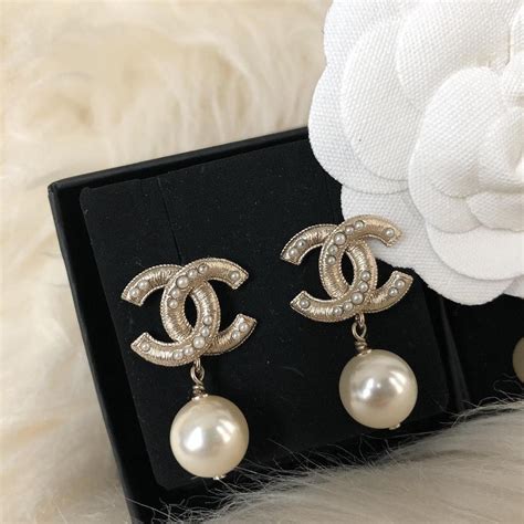 chanel malaysia earring|Earrings .